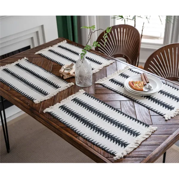 Set De Table Design Noir Et Blanc